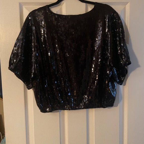 Trendy black and white sequins shirt - Picture 4 of 6
